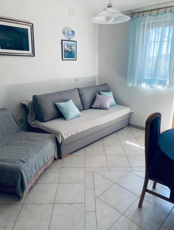 One Bedroom Apartment With Terrace And Seaview - B Севід Екстер'єр фото