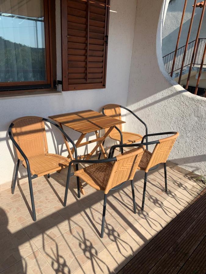 One Bedroom Apartment With Terrace And Seaview - B Севід Екстер'єр фото